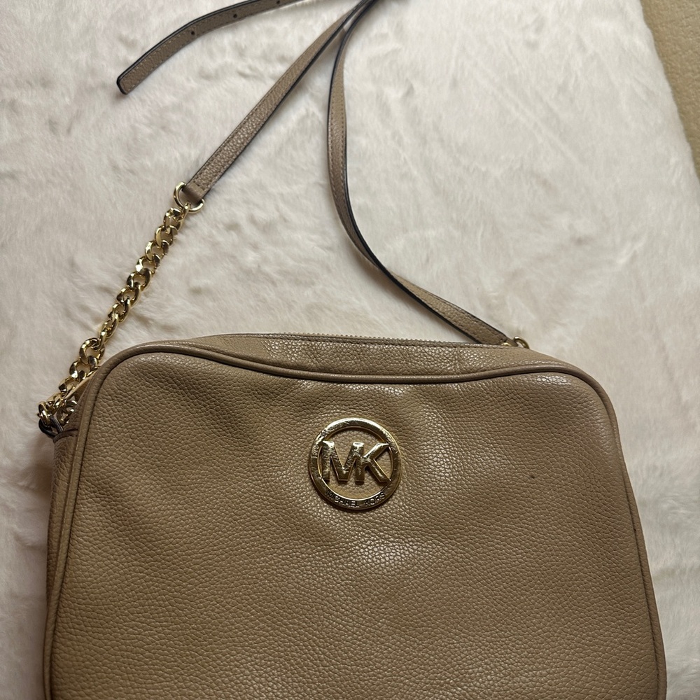 Michael kors crossbody bag tan